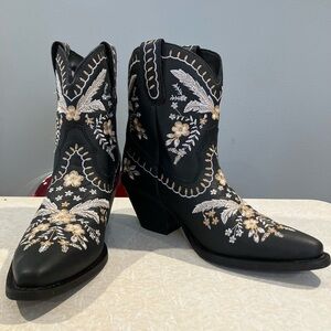 Dingo Black and Cream Floral Ankle Boots